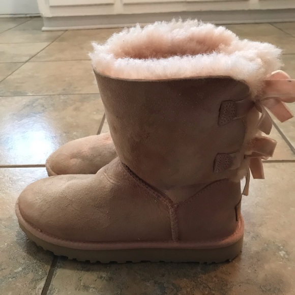 UGG Boots Preowned women’s condition Used - Picture 3 of 7